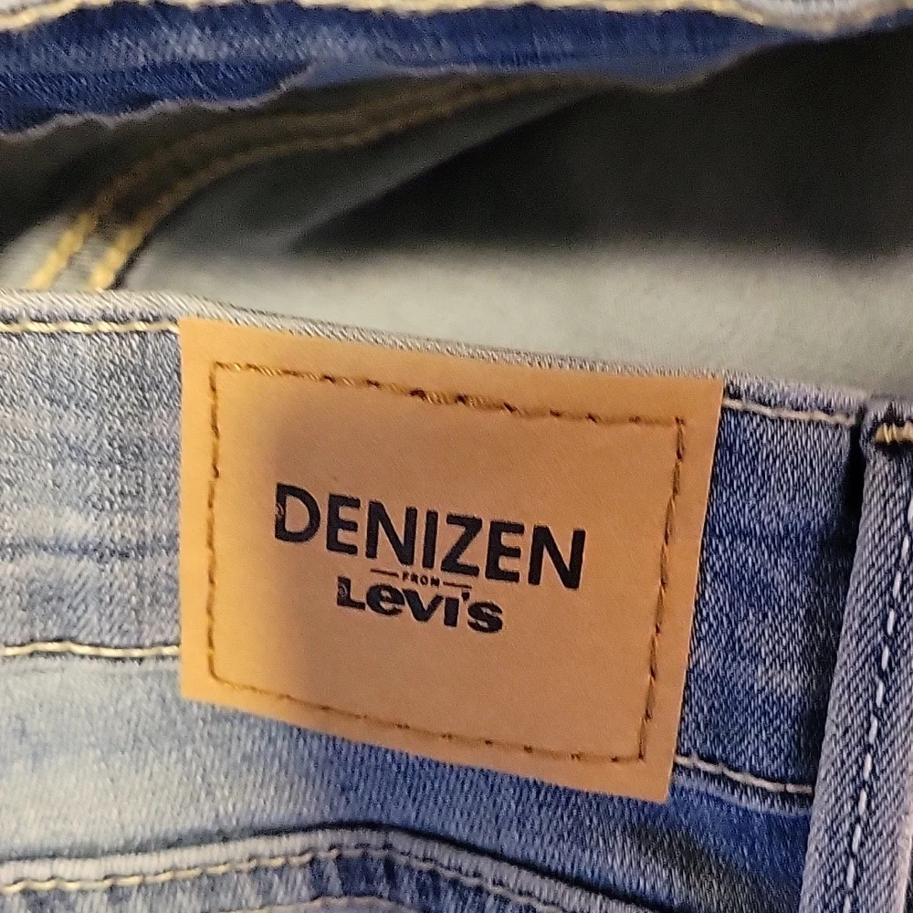 Levis Denizen mid rise skinny medium wash jeans - Picture 6 of 7